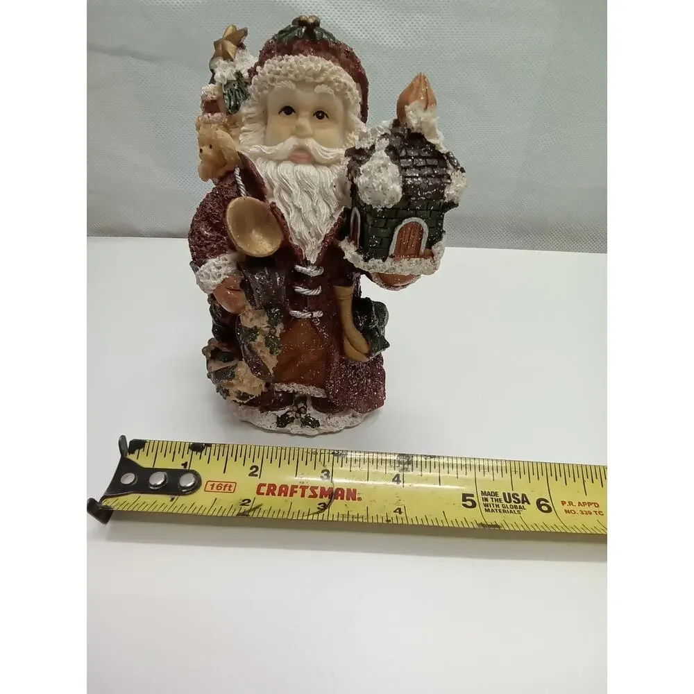 Santa-claus Figurine  approx 6x4x3 Wreath bag of toys red white‎ green